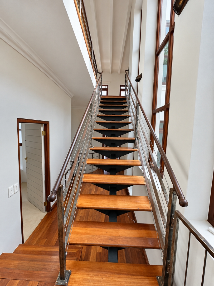 5 Bedroom Property for Sale in North Oaks Western Cape